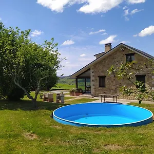 Casa Con Gran Jardín Y Piscina En Cabarceno Villanueva (Cantabria)