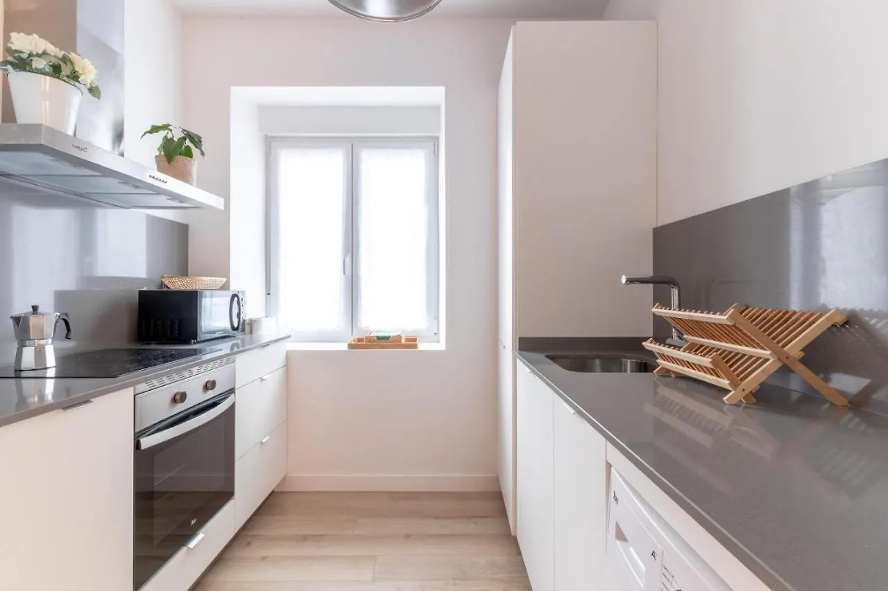 Apartamento KUIA en Gran Bilbao con terraza y vistas a un parque Basauri